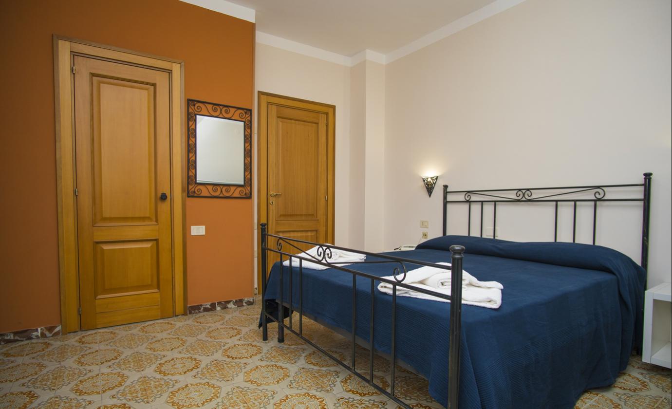 hotelbolivarcamerota it camere 011